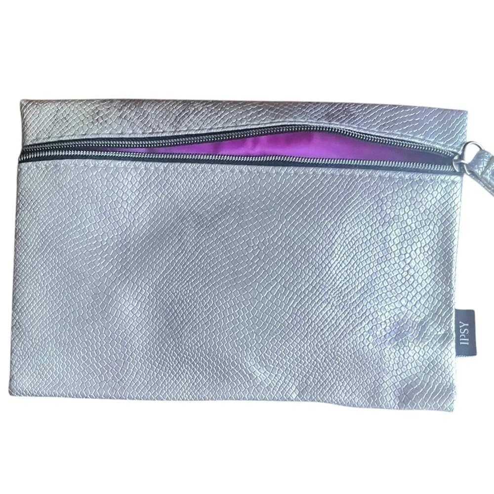 Ipsy cosmetic travel makeup bag pouch silver snake skin pattern zipper logo NWNT